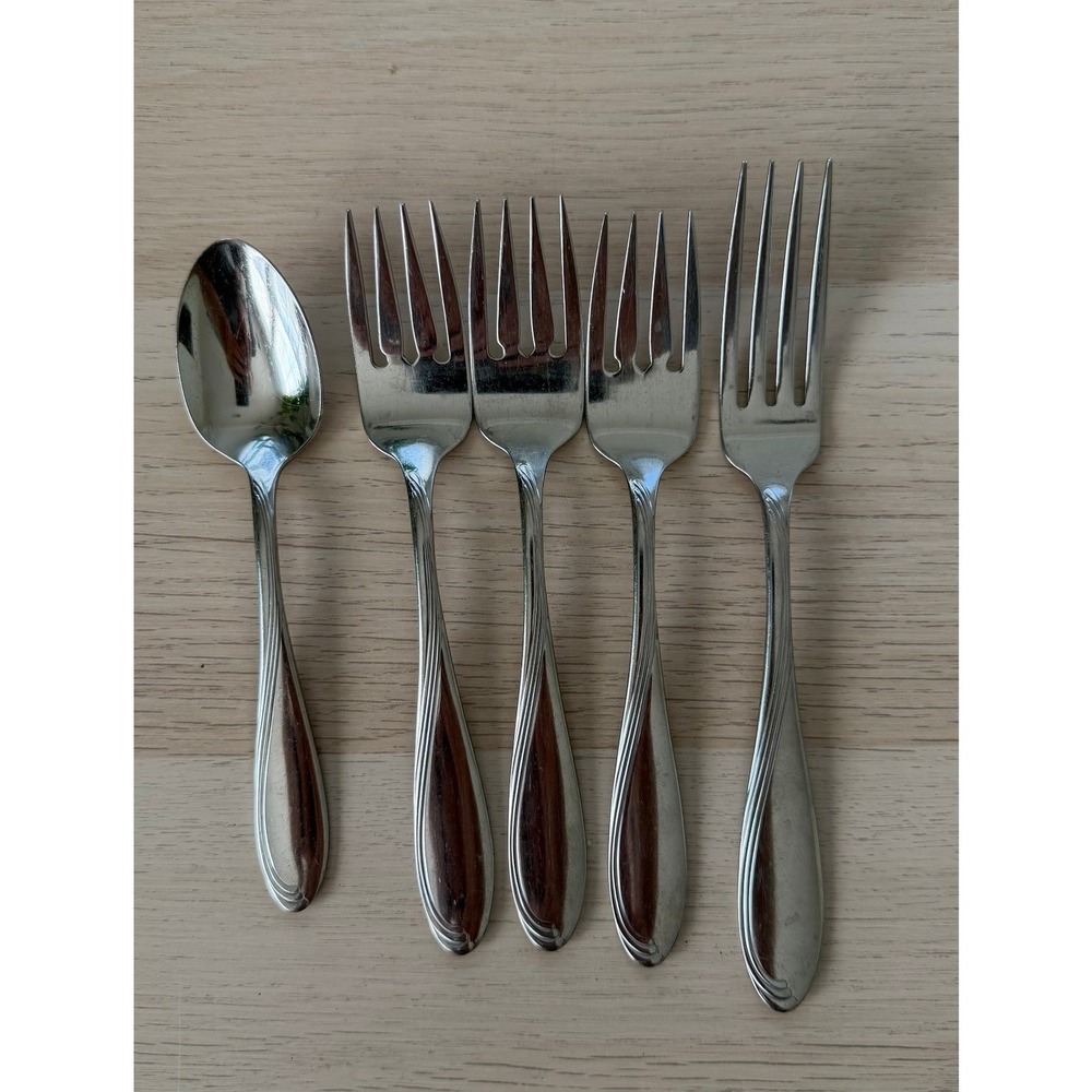 Oneida Camber Stainless Flatware Assortment Knives Spoon Fork 9 Pieces